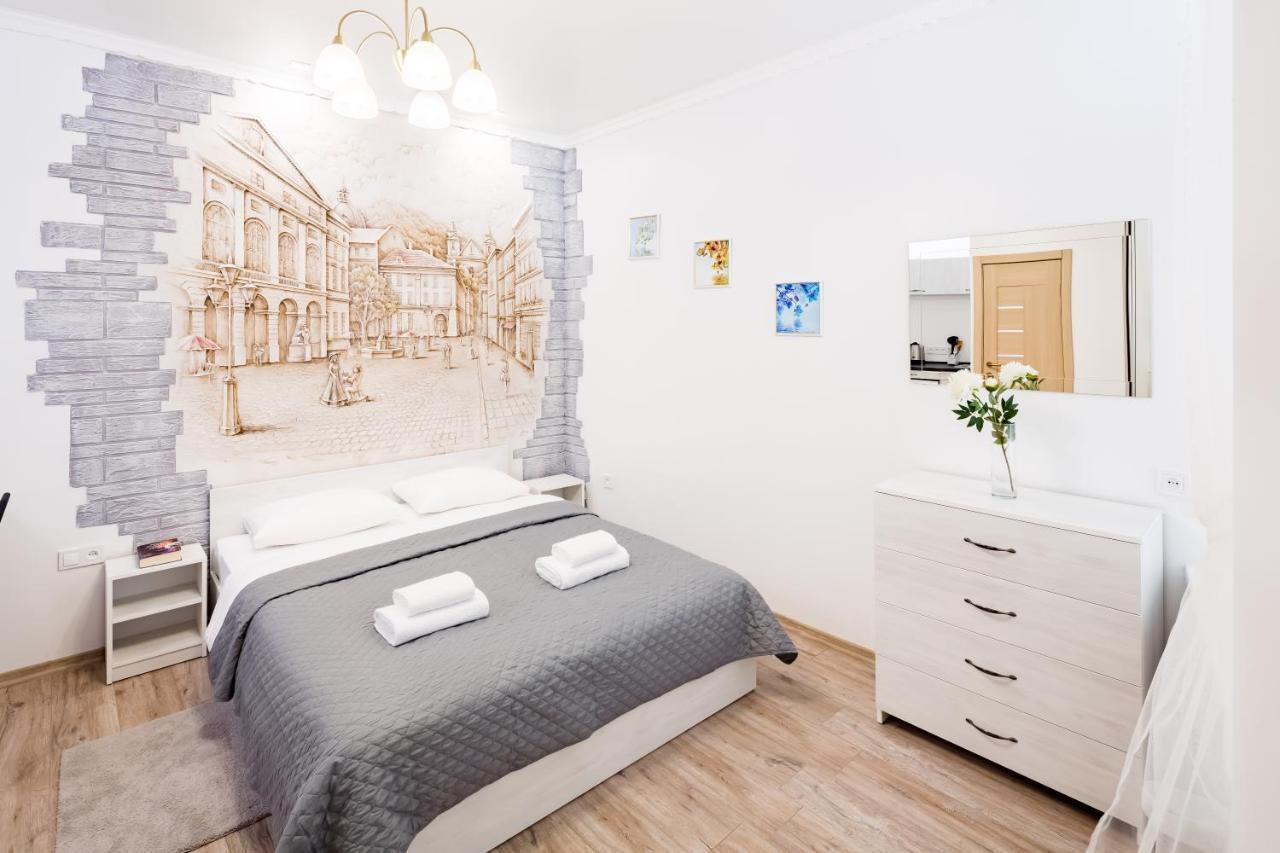Beautiful Apartments In The Center Львів Екстер'єр фото